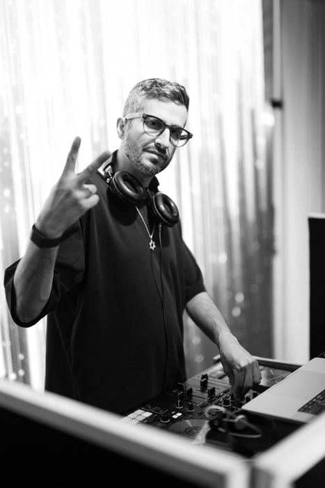 Black and white at the decks